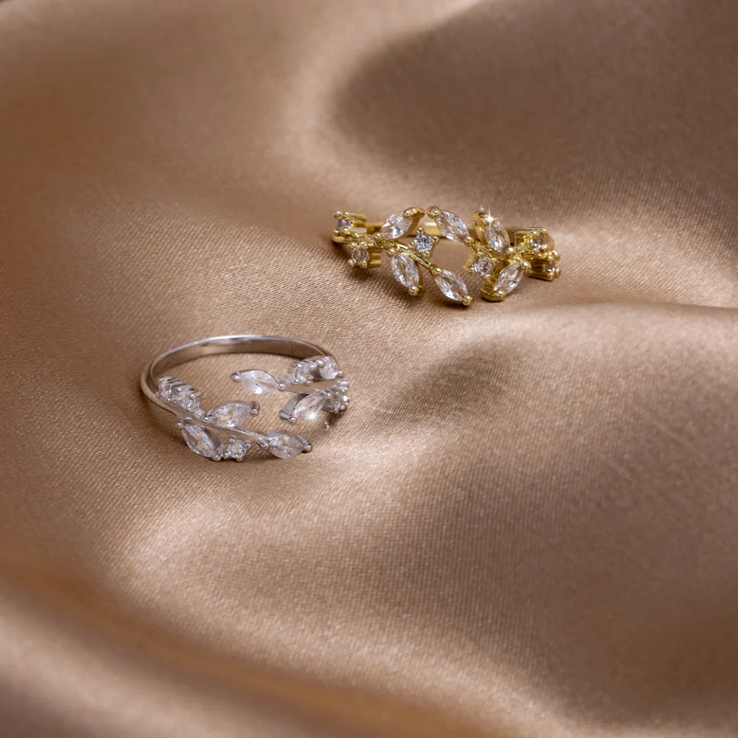 18K Gold Crystal Vine Ring